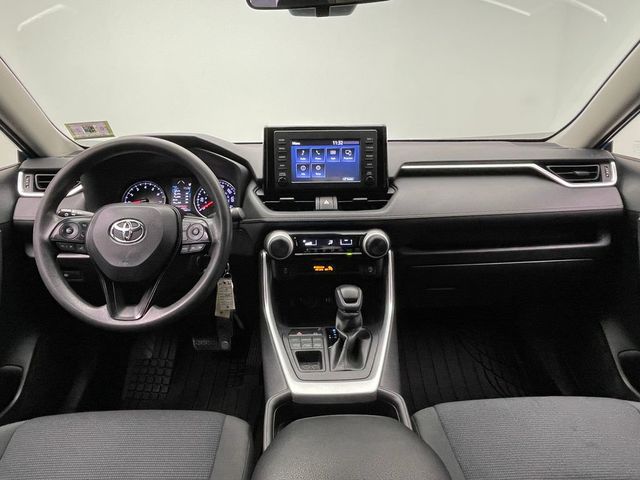 2019 Toyota RAV4 LE AWD - 22962960 - 34