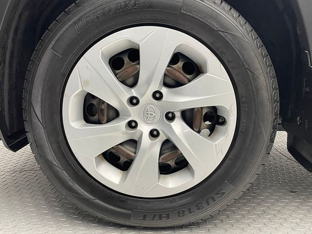 2019 Toyota RAV4 LE AWD - 22962960 - 8