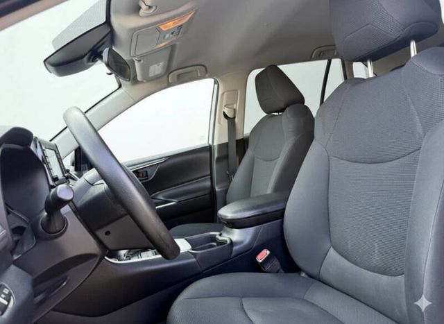 2019 Toyota RAV4 LE AWD 4dr SUV - 22889943 - 10