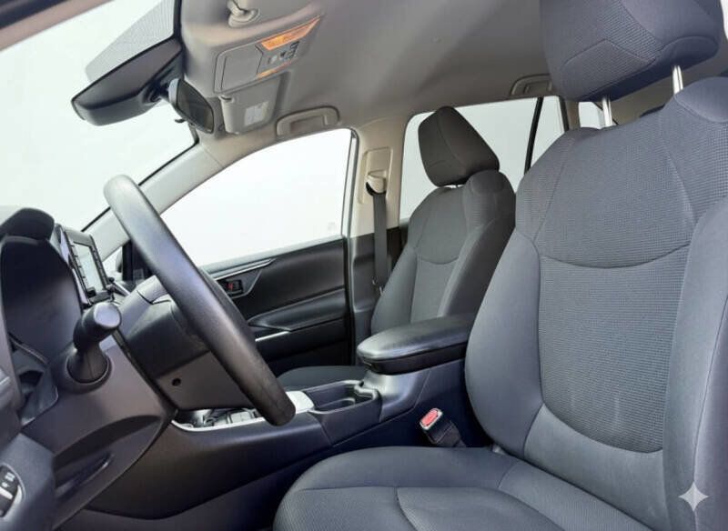 2019 Toyota RAV4 LE AWD 4dr SUV - 22889943 - 10