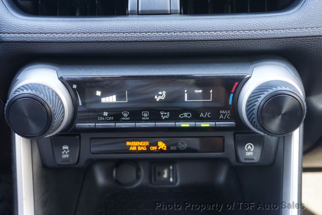 2019 Toyota RAV4 LE photo 17