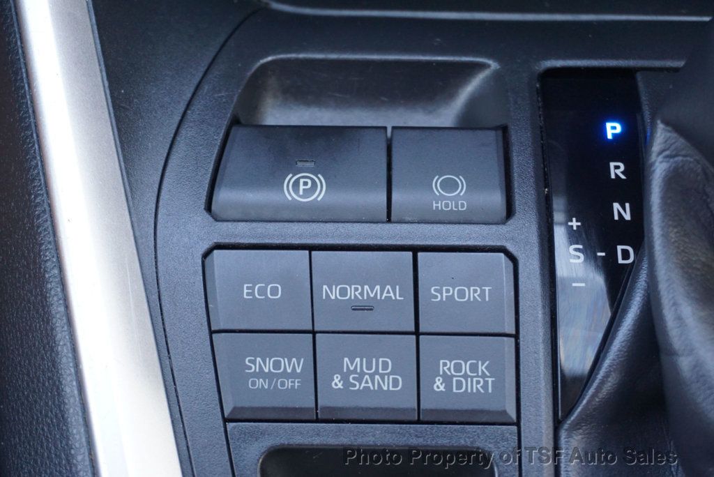 2019 Toyota RAV4 LE photo 19