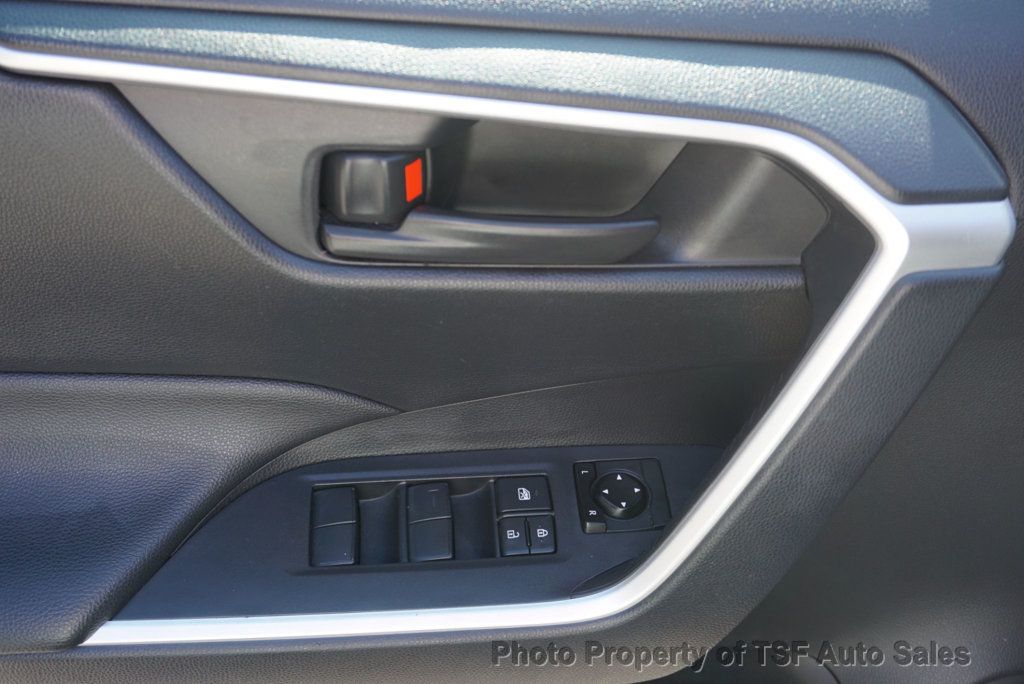 2019 Toyota RAV4 LE photo 22