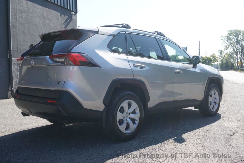 2019 Toyota RAV4 LE photo 2
