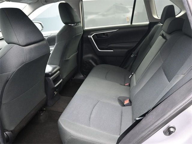 2019 Toyota RAV4 LE FWD - 22954261 - 9