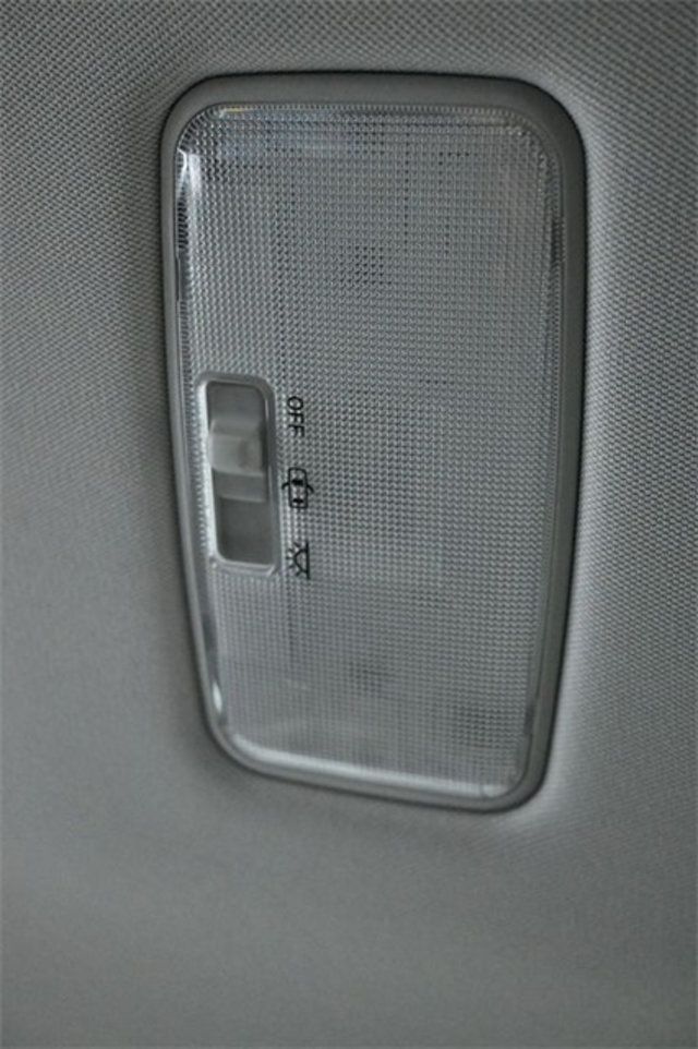 2019 Toyota RAV4 LE FWD - 22954261 - 11