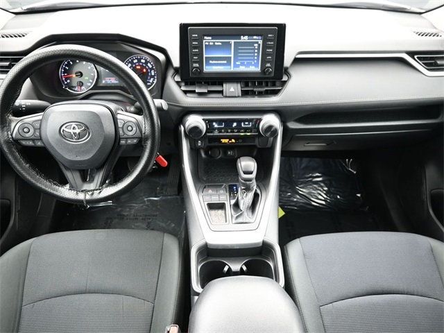 2019 Toyota RAV4 LE FWD - 22954261 - 13