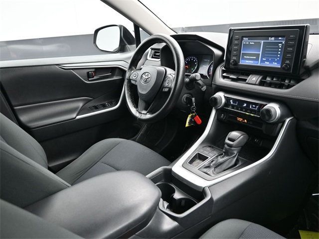 2019 Toyota RAV4 LE FWD - 22954261 - 15