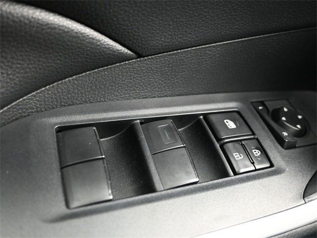 2019 Toyota RAV4 LE FWD - 22954261 - 26