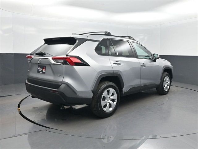 2019 Toyota RAV4 LE FWD - 22954261 - 31