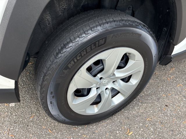 2019 Toyota RAV4 LE FWD - 23007232 - 14