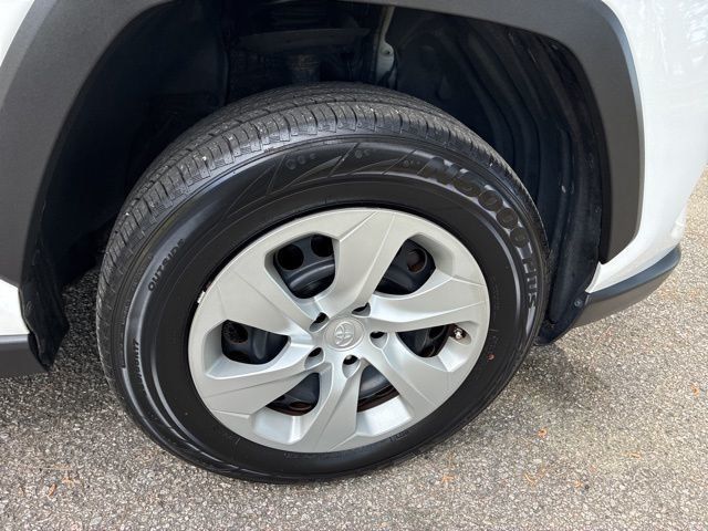 2019 Toyota RAV4 LE FWD - 23007232 - 15