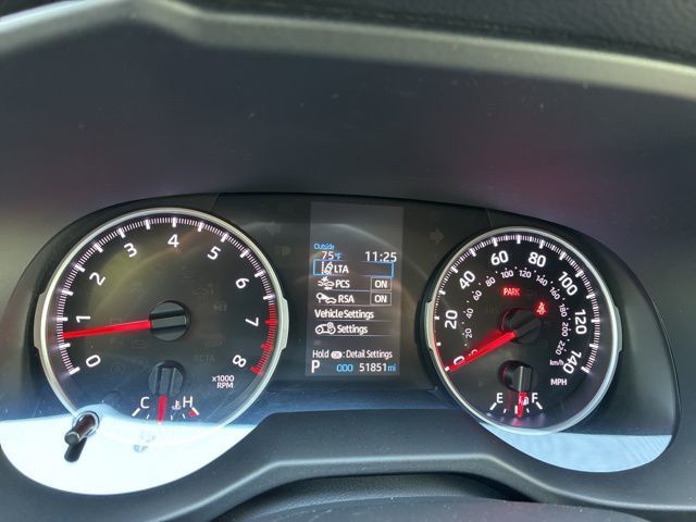 2019 Toyota RAV4 LE FWD - 23007232 - 28