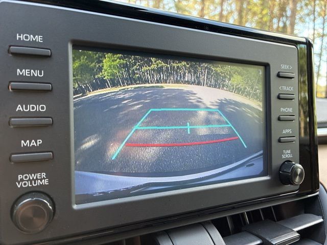 2019 Toyota RAV4 LE FWD - 23007232 - 31