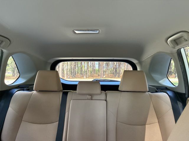 2019 Toyota RAV4 LE FWD - 23007232 - 32