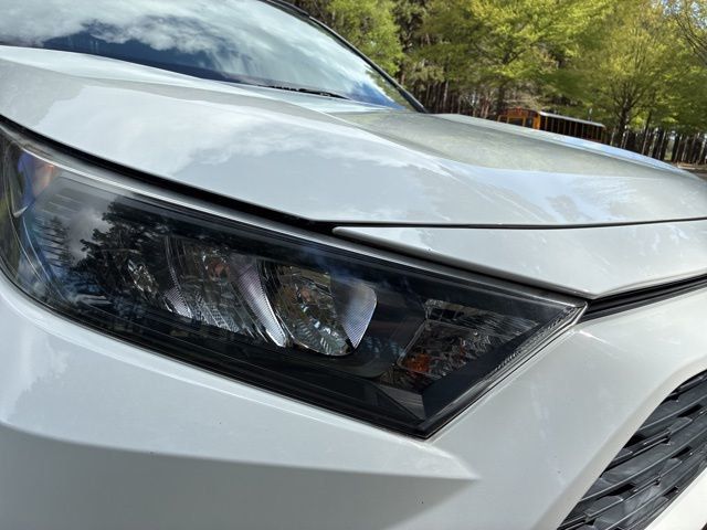 2019 Toyota RAV4 LE FWD - 23007232 - 8