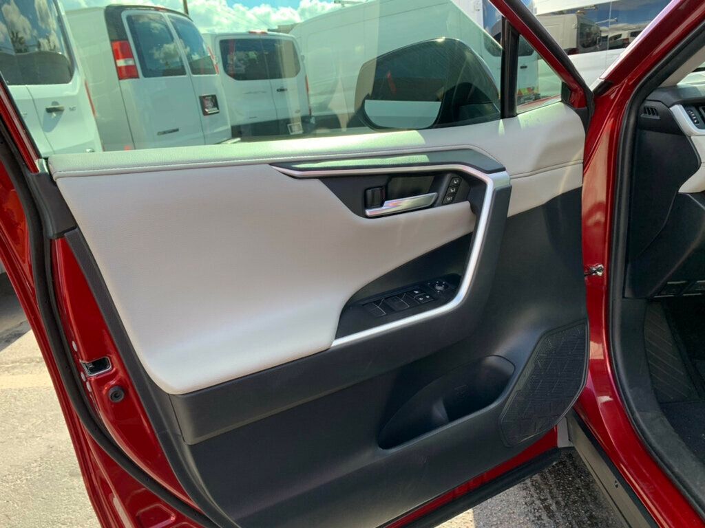 2019 Toyota RAV4 Limited AWD - 22949915 - 15