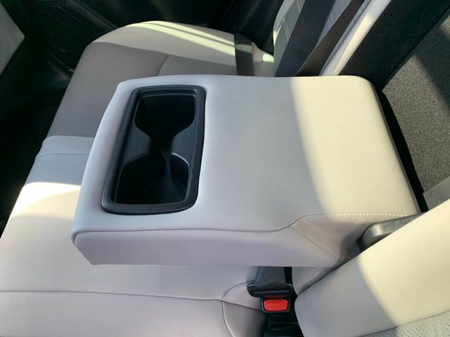 2019 Toyota RAV4 Limited AWD - 22949915 - 30