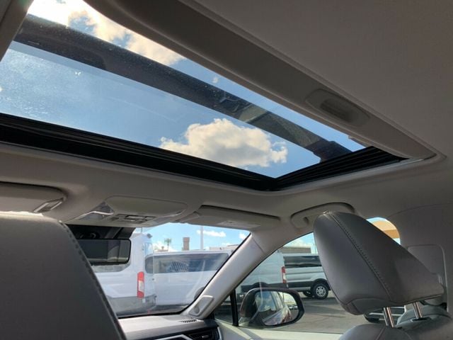 2019 Toyota RAV4 Limited AWD - 22949915 - 31