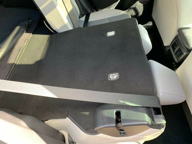 2019 Toyota RAV4 Limited AWD - 22949915 - 36