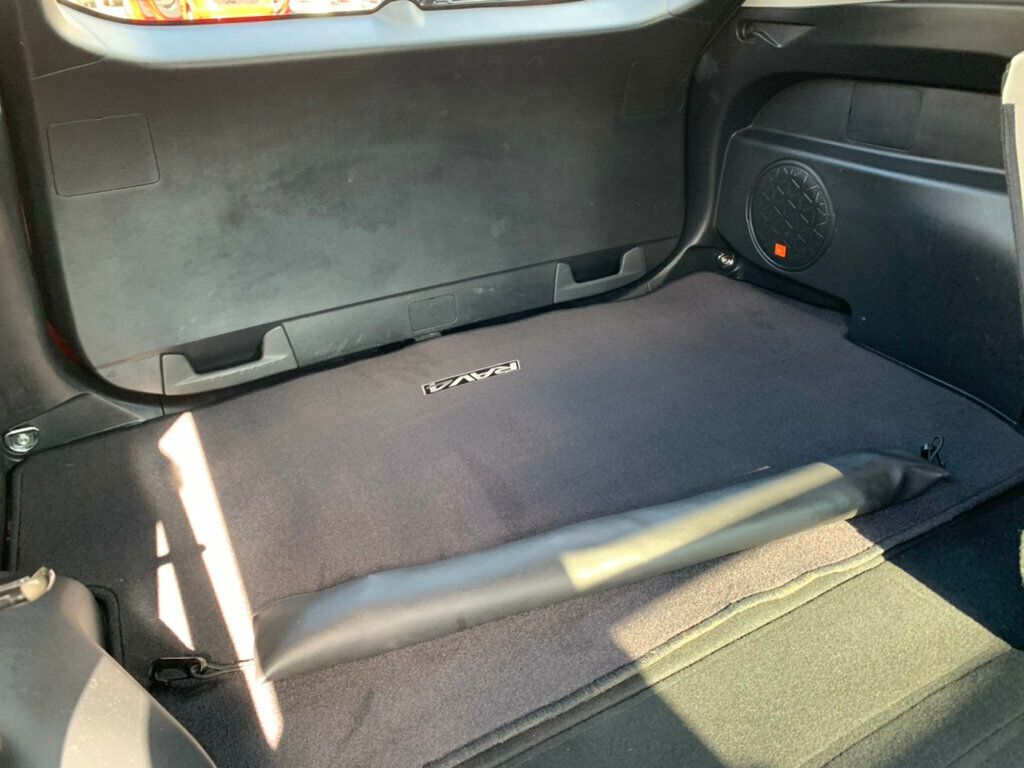 2019 Toyota RAV4 Limited AWD - 22949915 - 37