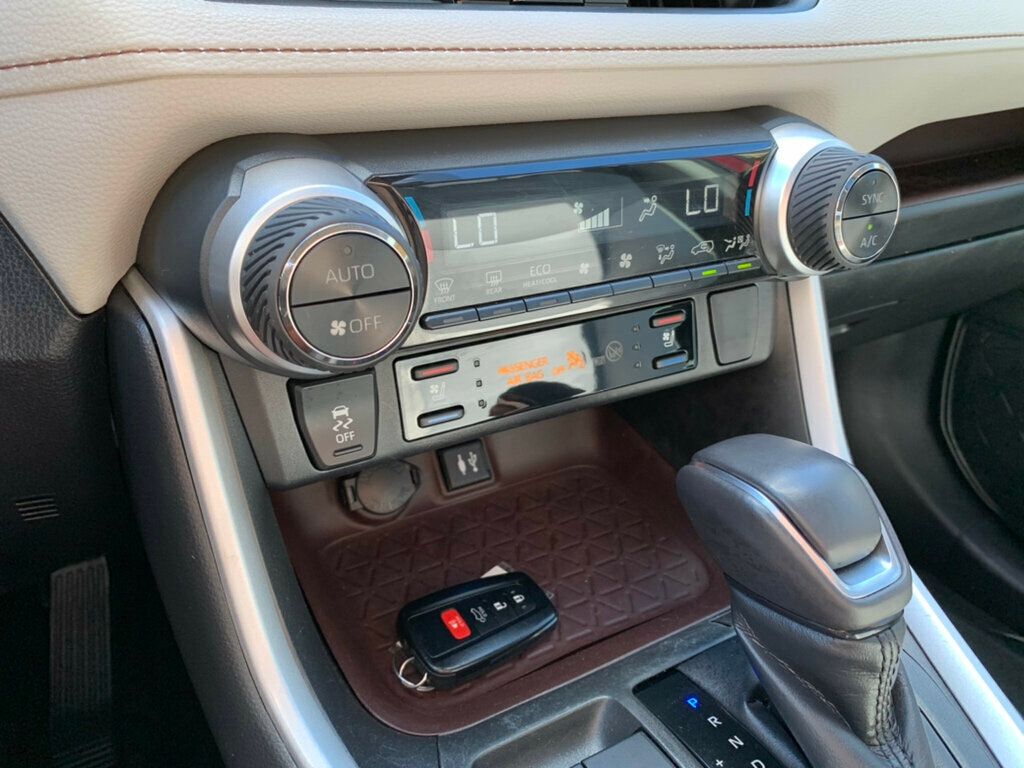 2019 Toyota RAV4 Limited AWD - 22949915 - 41