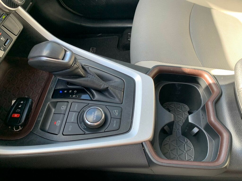2019 Toyota RAV4 Limited AWD - 22949915 - 42