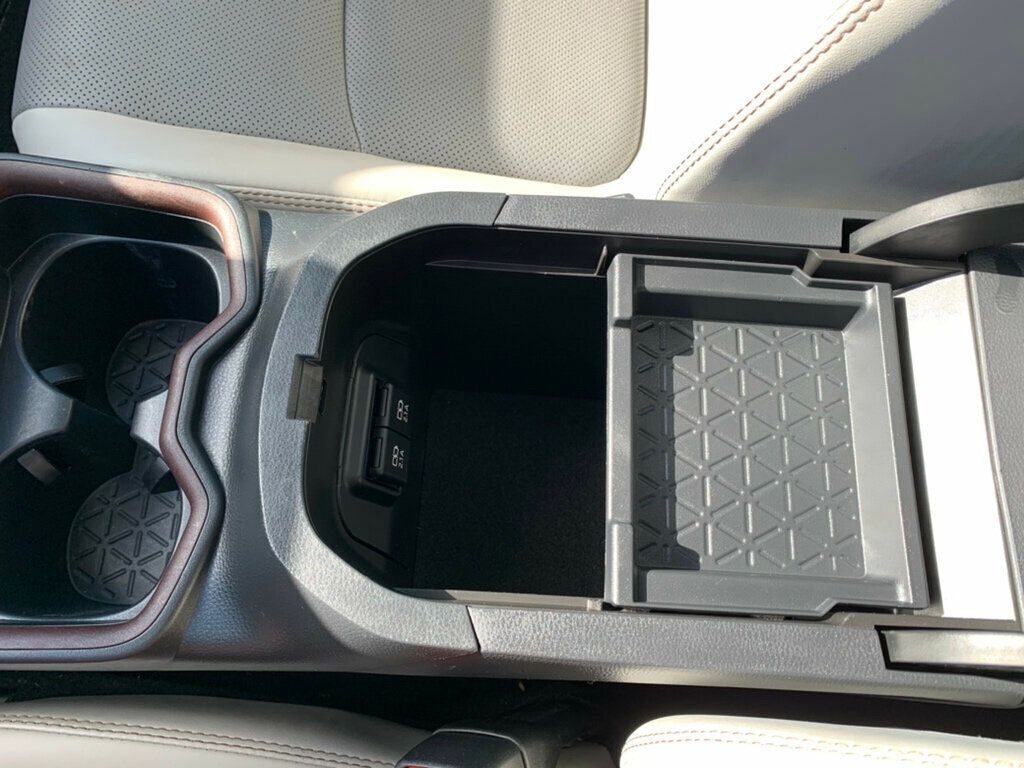2019 Toyota RAV4 Limited AWD - 22949915 - 44