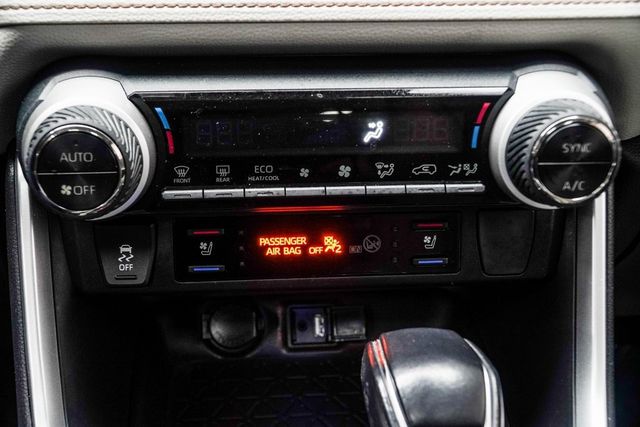 2019 Toyota RAV4 Limited AWD - 22936678 - 18