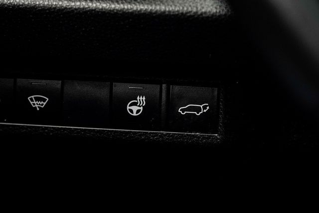 2019 Toyota RAV4 Limited AWD - 22936678 - 27