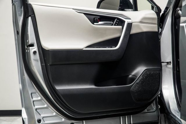 2019 Toyota RAV4 Limited AWD - 22936678 - 30