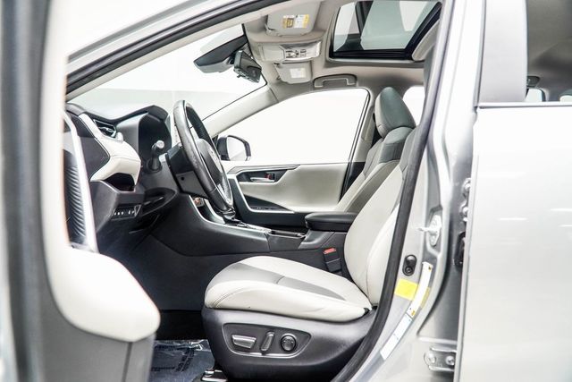 2019 Toyota RAV4 Limited AWD - 22936678 - 33