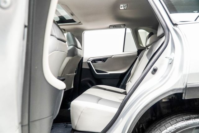2019 Toyota RAV4 Limited AWD - 22936678 - 34