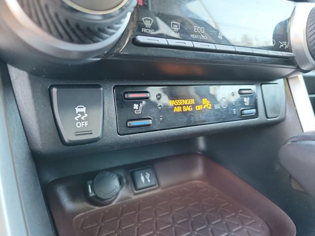 2019 Toyota RAV4 Limited FWD - 22969232 - 13