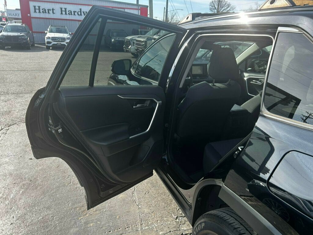 2019 Toyota RAV4 LocalTrade/XLE/AppleCarplay/PushButtonStart/BackupCamera - 22957258 - 11