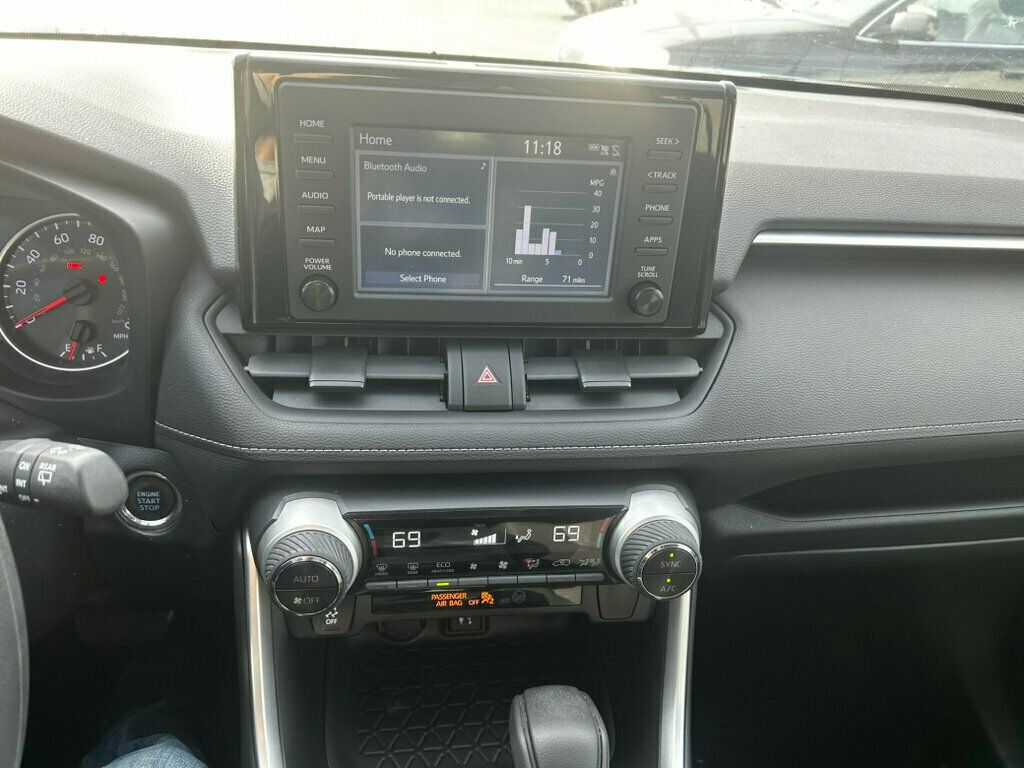 2019 Toyota RAV4 LocalTrade/XLE/AppleCarplay/PushButtonStart/BackupCamera - 22957258 - 26