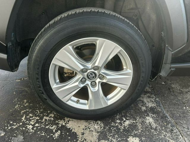 2019 Toyota RAV4 LocalTrade/XLE/AppleCarplay/PushButtonStart/BackupCamera - 22957258 - 29