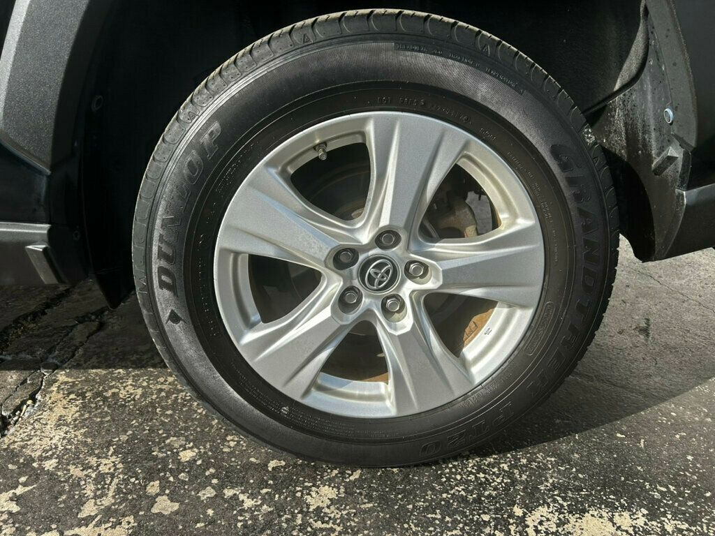 2019 Toyota RAV4 LocalTrade/XLE/AppleCarplay/PushButtonStart/BackupCamera - 22957258 - 30