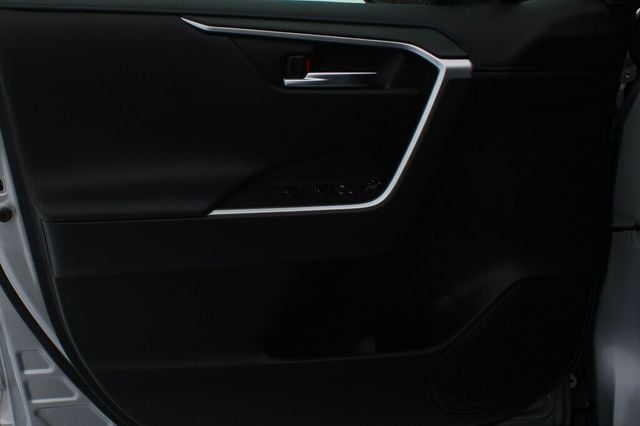 2019 Toyota RAV4 ONE OWNER AWD XSE HYBRID - 22951477 - 18