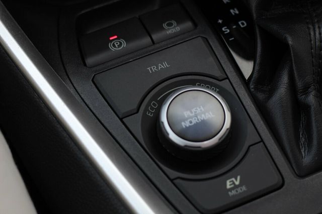 2019 Toyota RAV4 ONE OWNER AWD XSE HYBRID - 22951477 - 28