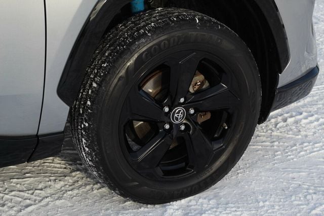 2019 Toyota RAV4 ONE OWNER AWD XSE HYBRID - 22951477 - 32