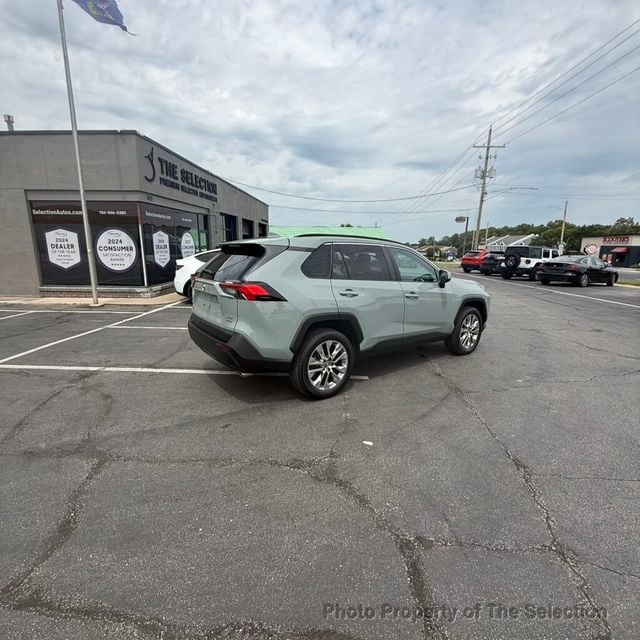 2019 Toyota RAV4 RAV4 XLE PREMIUM AWD W/COLD WEATHER PACKAGE - 23058671 - 16
