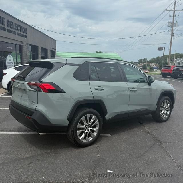 2019 Toyota RAV4 RAV4 XLE PREMIUM AWD W/COLD WEATHER PACKAGE - 23058671 - 17