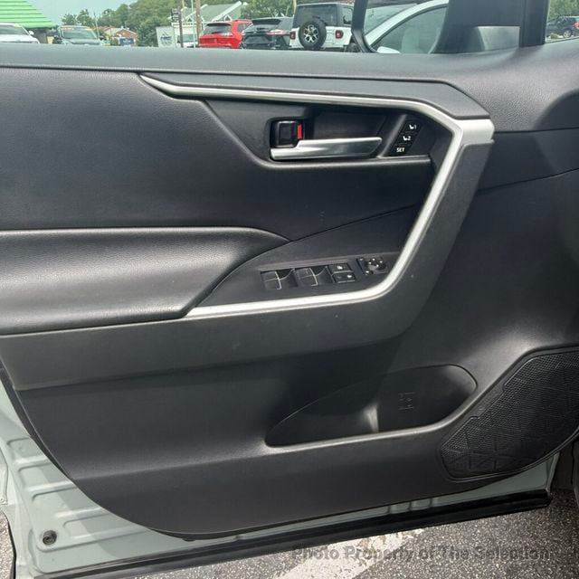 2019 Toyota RAV4 RAV4 XLE PREMIUM AWD W/COLD WEATHER PACKAGE - 23058671 - 20