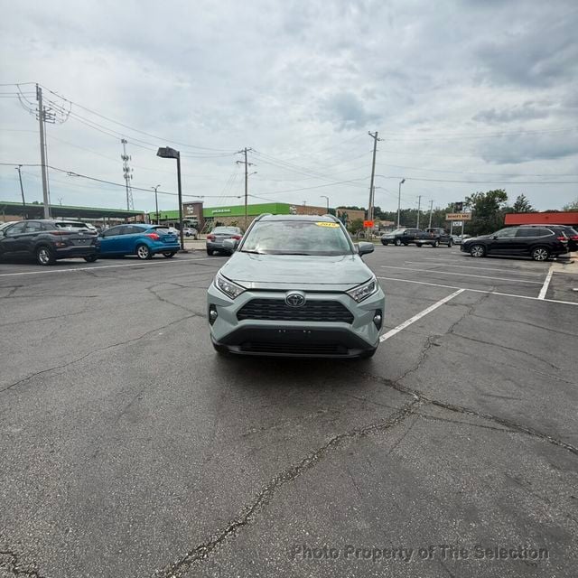 2019 Toyota RAV4 RAV4 XLE PREMIUM AWD W/COLD WEATHER PACKAGE - 23058671 - 3