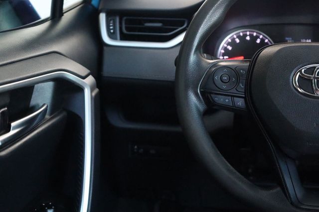 2019 Toyota RAV4 XLE - 23096812 - 30
