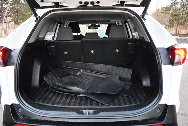 2019 Toyota RAV4 XLE AWD - 22968148 - 9