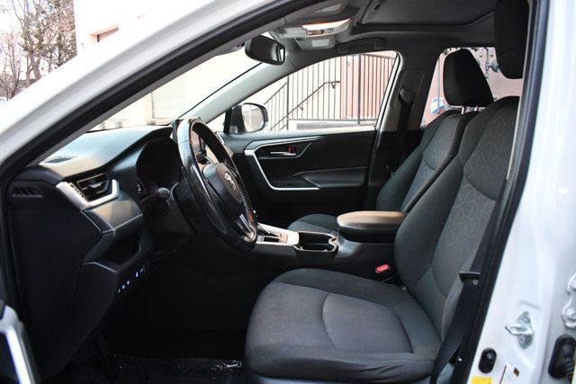 2019 Toyota RAV4 XLE AWD - 22968148 - 17