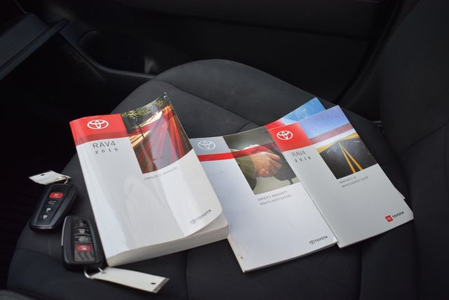 2019 Toyota RAV4 XLE AWD - 23002167 - 19