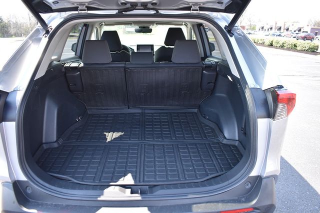 2019 Toyota RAV4 XLE AWD - 23002167 - 21